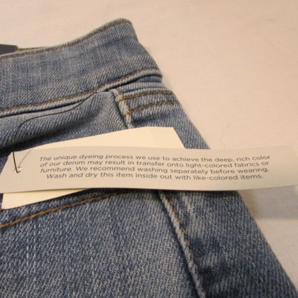 Talbots Flawless Faded Blue Denim 7.5" Girlfriend Short  - Petite - Picture 6 of 9